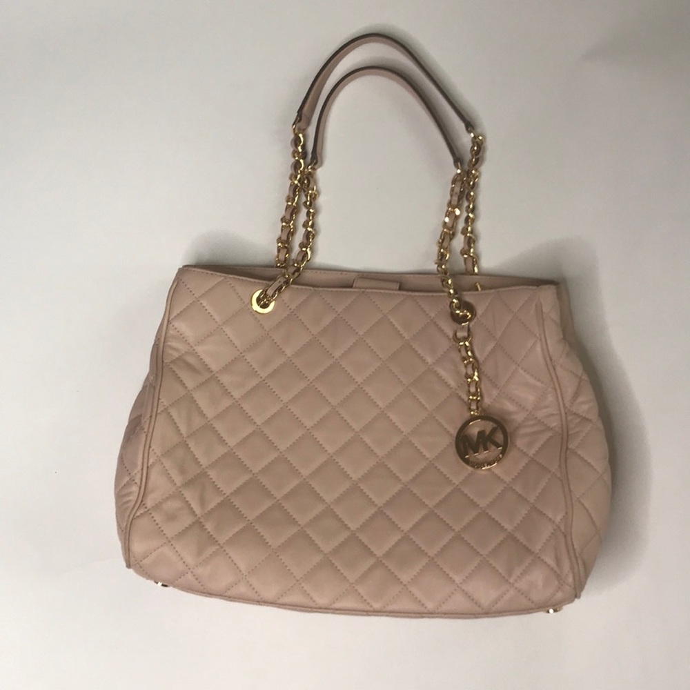 ‼️Authentic Michael Kors Quilted Tote ‼️💕